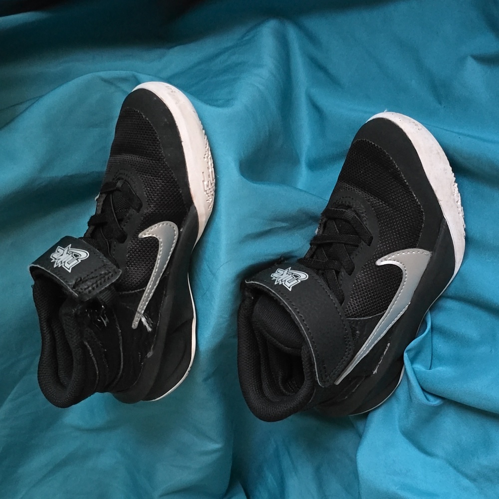 Boy Nike sneakers - Picture 2 of 7